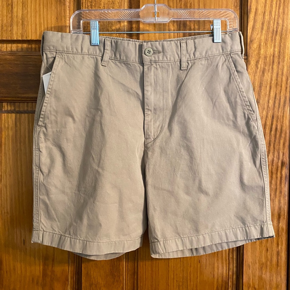 Uniqlo men’s beige medium shorts
